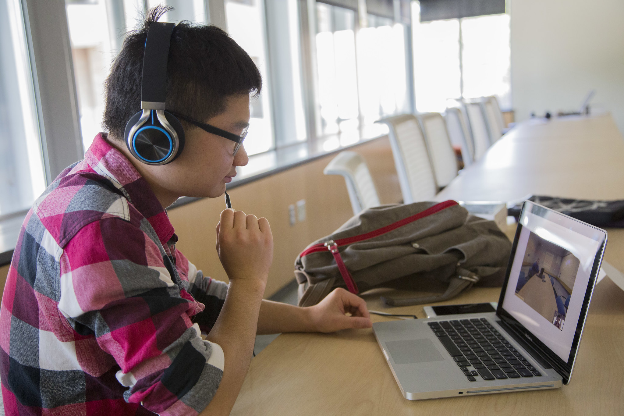 isd student meets with alumnus over video chat