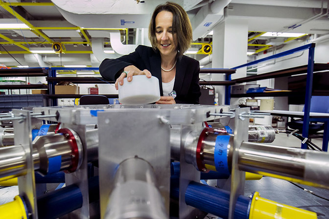 sara pozzi in the lab