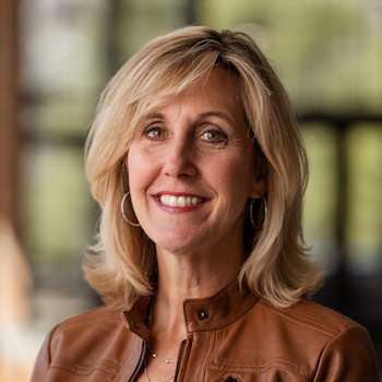 Portrait of Laurie Transou.